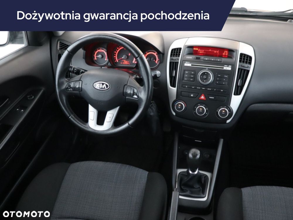 Kia Ceed - 9