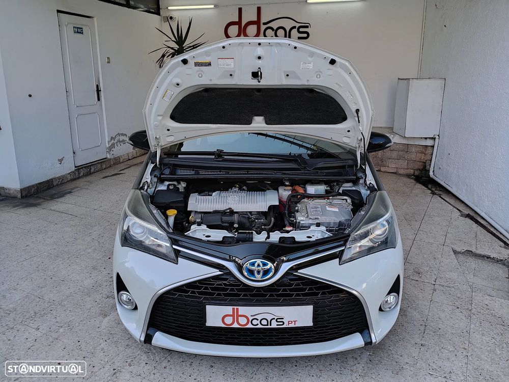 Toyota Yaris 1.5 HSD Comfort +P.Style+P.Techno — fotografia 13