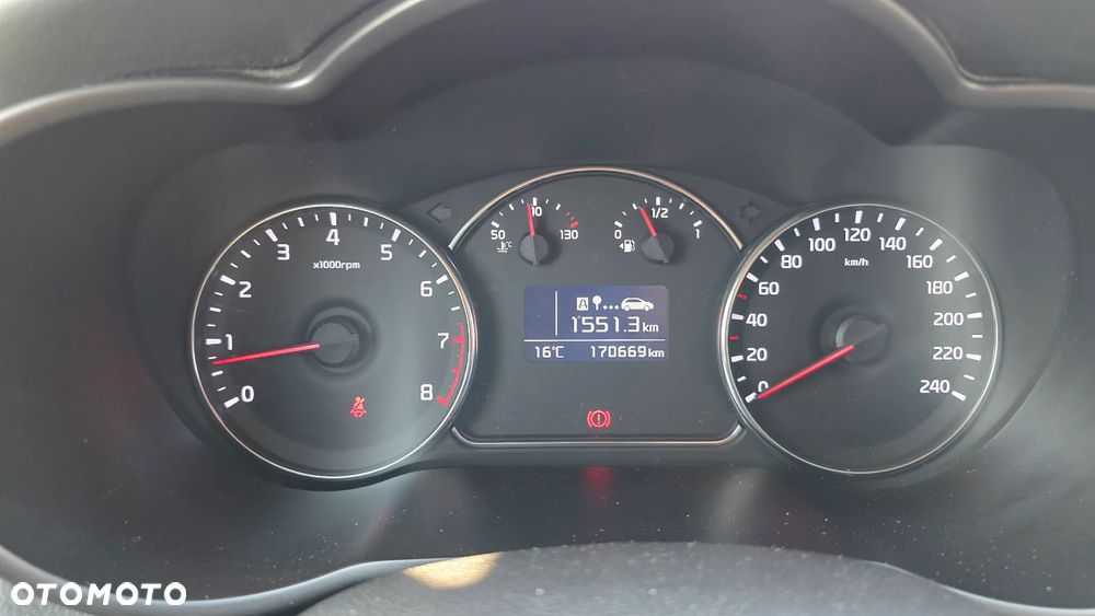 Kia Carens 1.6 GDI S 7os - 21