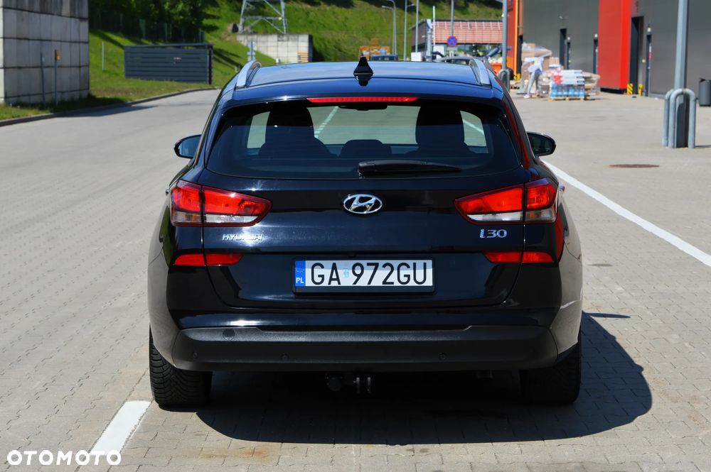 Hyundai i30 blue Kombi 1.6 CRDi YES Gold - 31