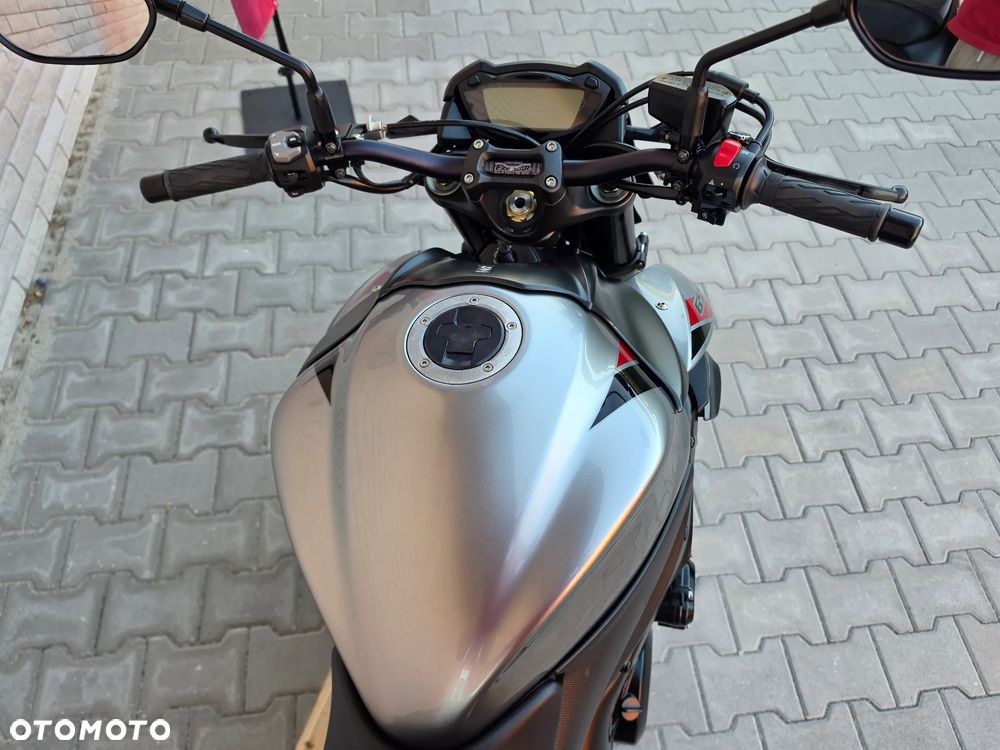 Suzuki GSX - 8