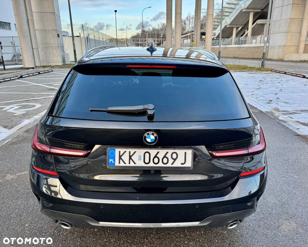 BMW Seria 3 320d Edition M Sport Shadow - 12