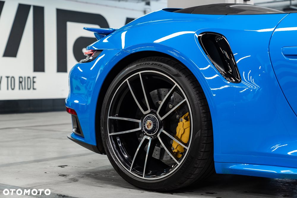 Porsche 911 Turbo S - 24