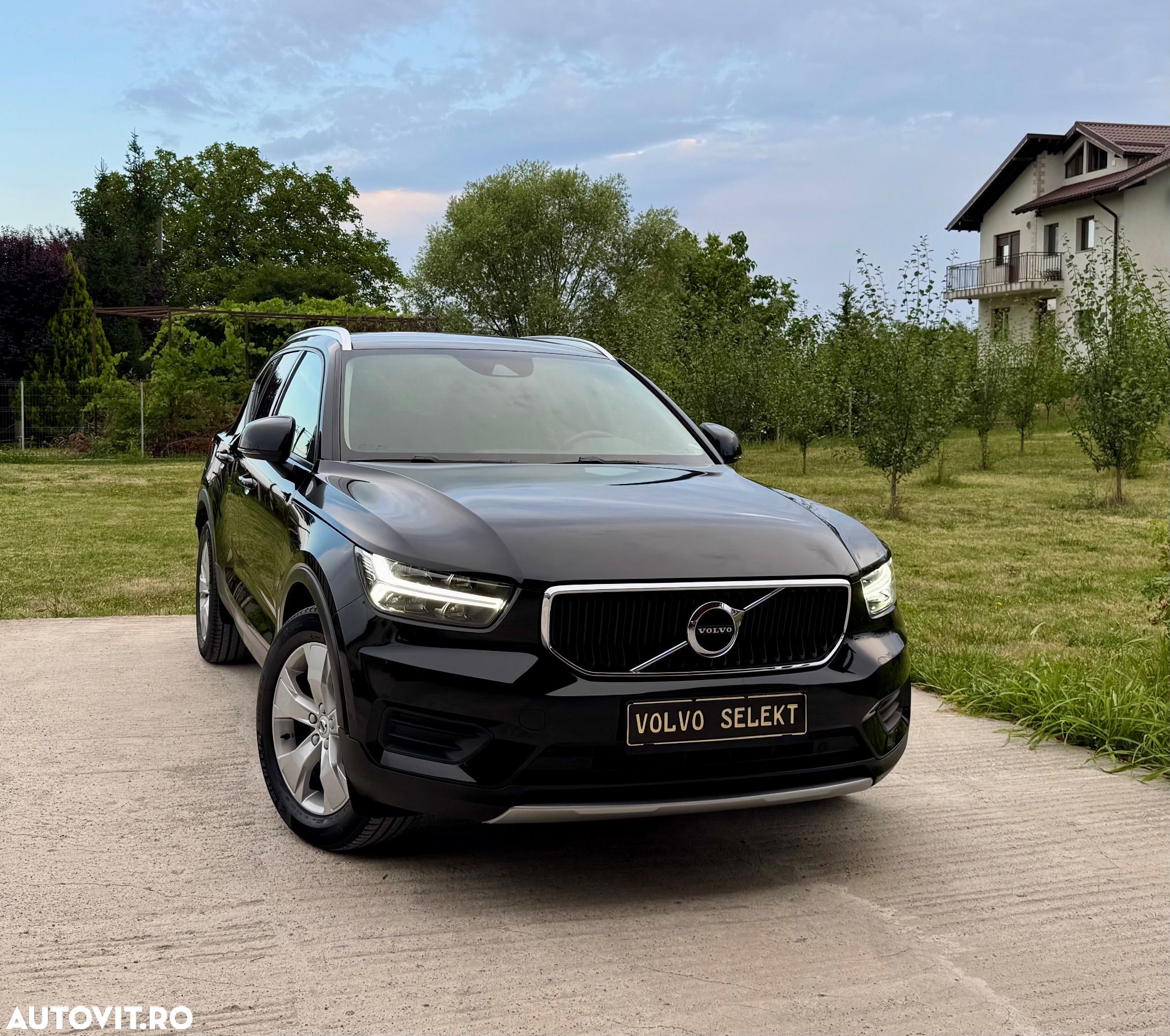 Volvo XC 40 D3 AWD Geartronic Momentum - 1