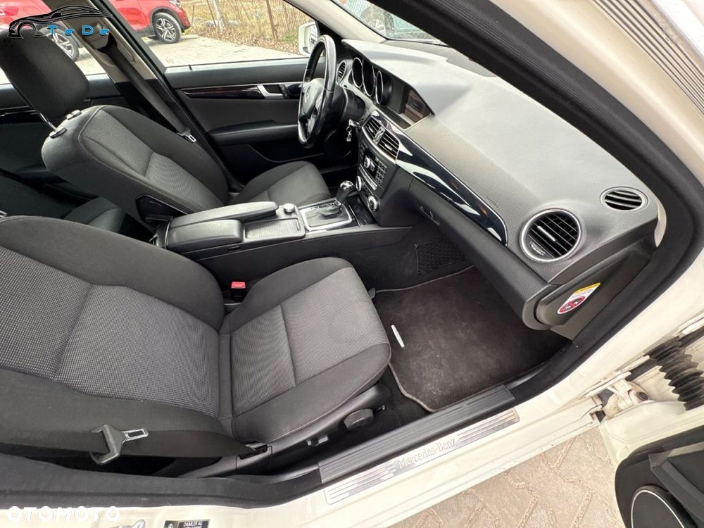 Mercedes-Benz Klasa C 200 CDI DPF Automatik BlueEFFICIENCY Elegance - 27