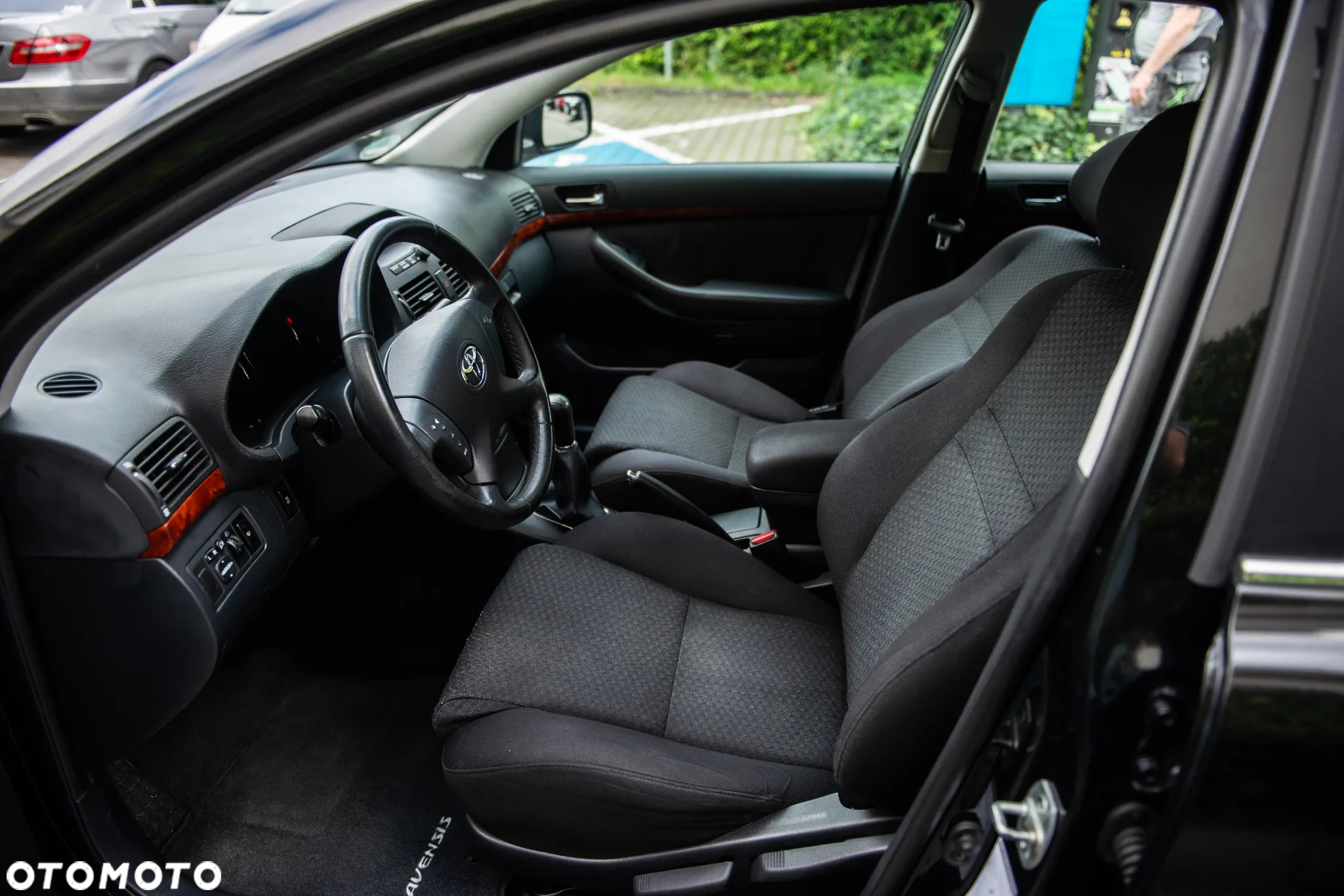 Toyota Avensis 1.8 Sol - 15