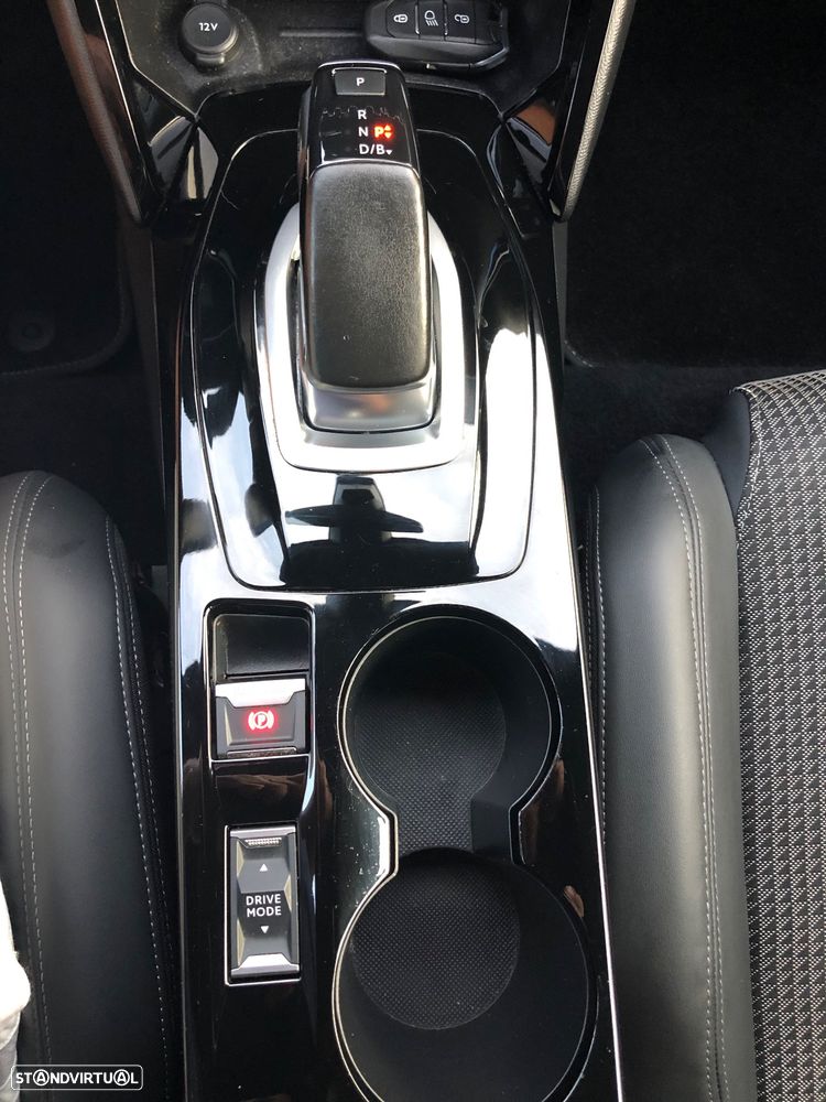 Peugeot e-2008 50 kWh GT - 24