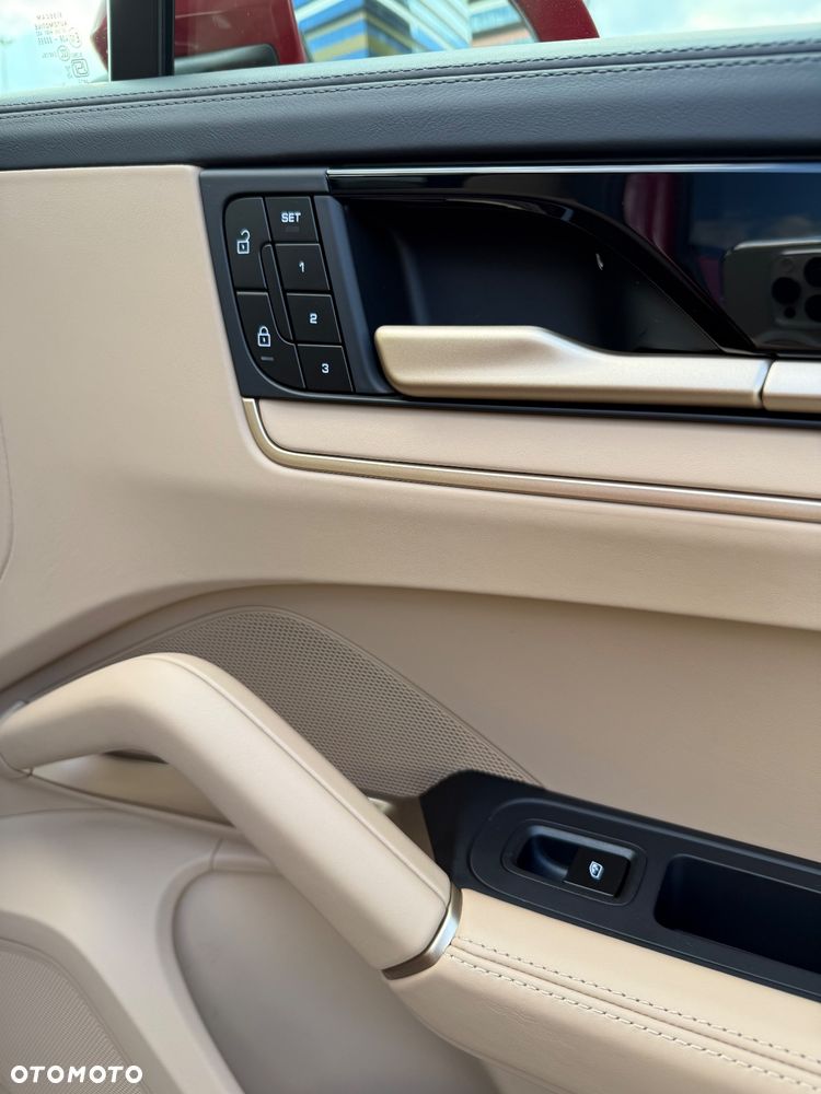 Porsche Cayenne Standard - 21