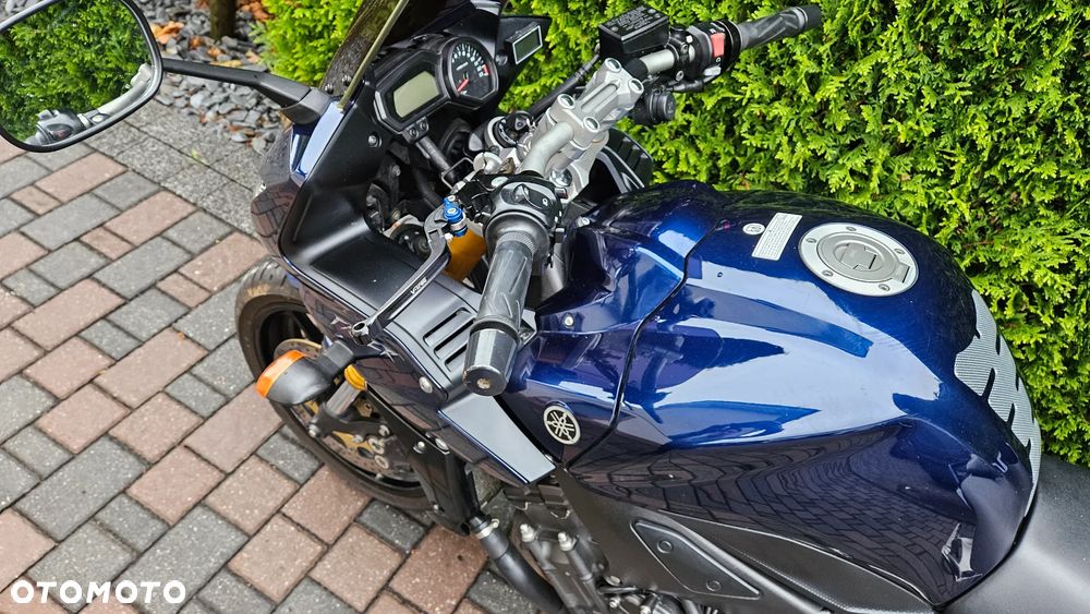 Yamaha FZ - 27