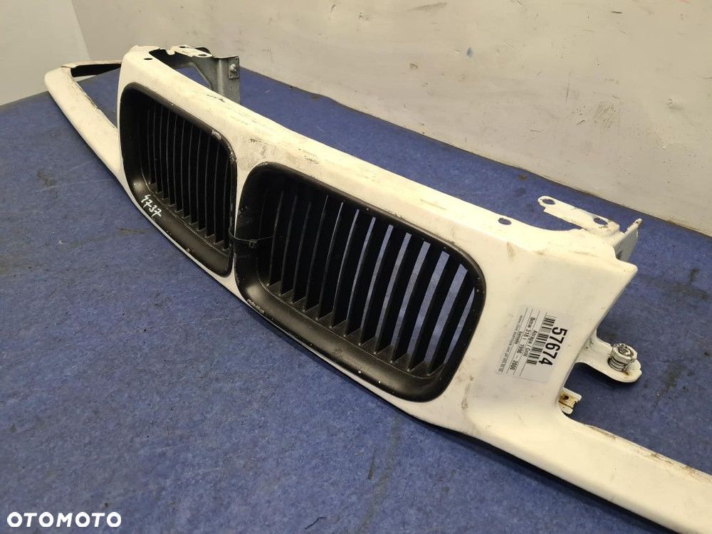 BMW 318 I E36 ATRAPA / GRILL - 7