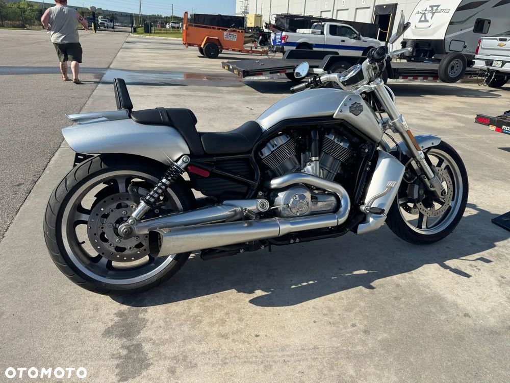 Harley-Davidson V-Rod Muscle - 36