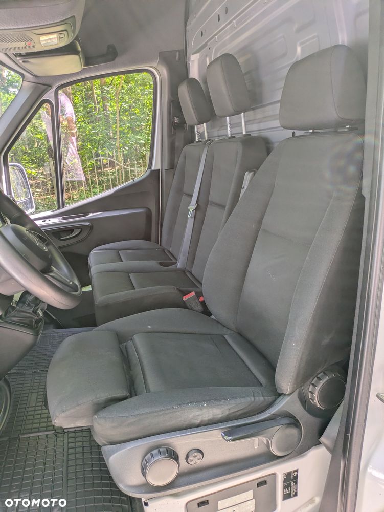 Mercedes-Benz Sprinter - 15