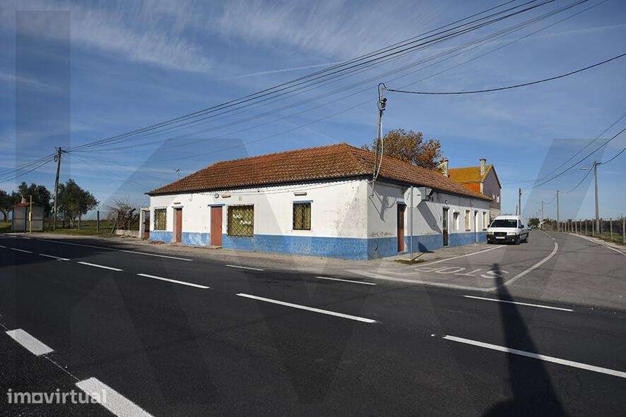 Conjunto de 2 edifícios com grande potencial | Investimento | Algeruz - Grande imagem: 2/21