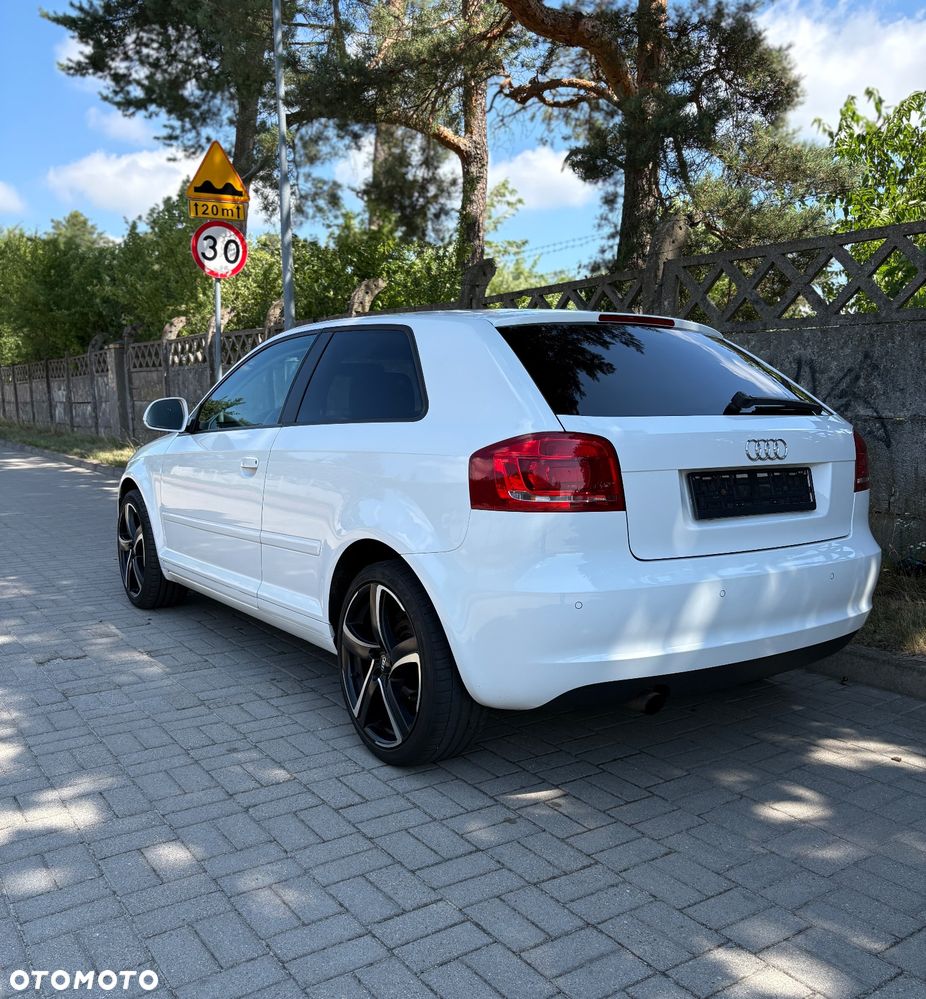 Audi A3 3-drzwiowe 1.6 Ambiente - 7