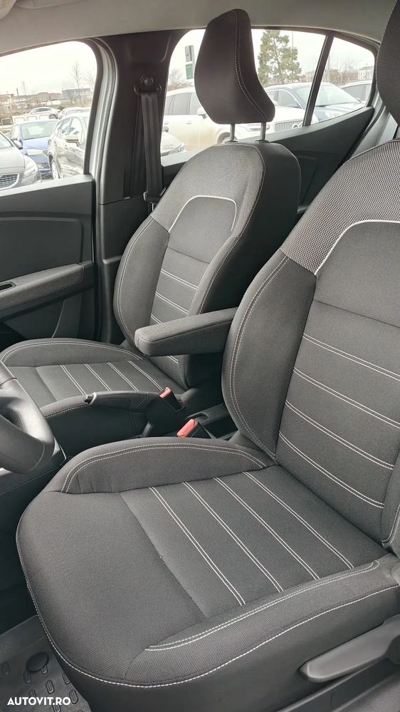 Dacia Logan TCe 90 Essential - 9