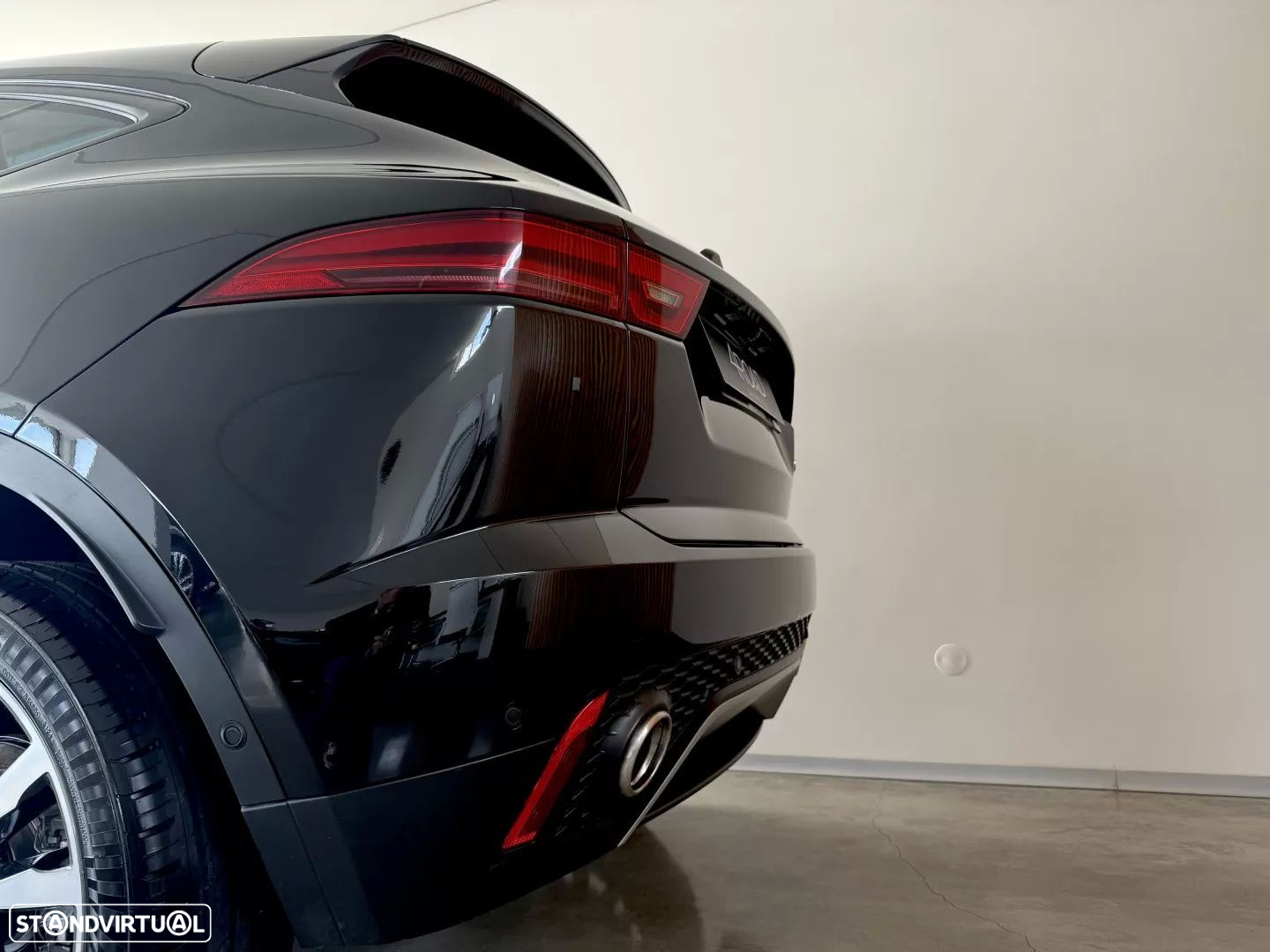 Jaguar E-Pace 2.0 i4D R-Dynamic SE - 31