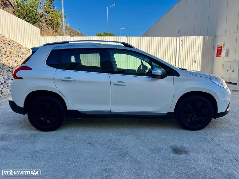 Peugeot 2008 1.2 PureTech Style - 8