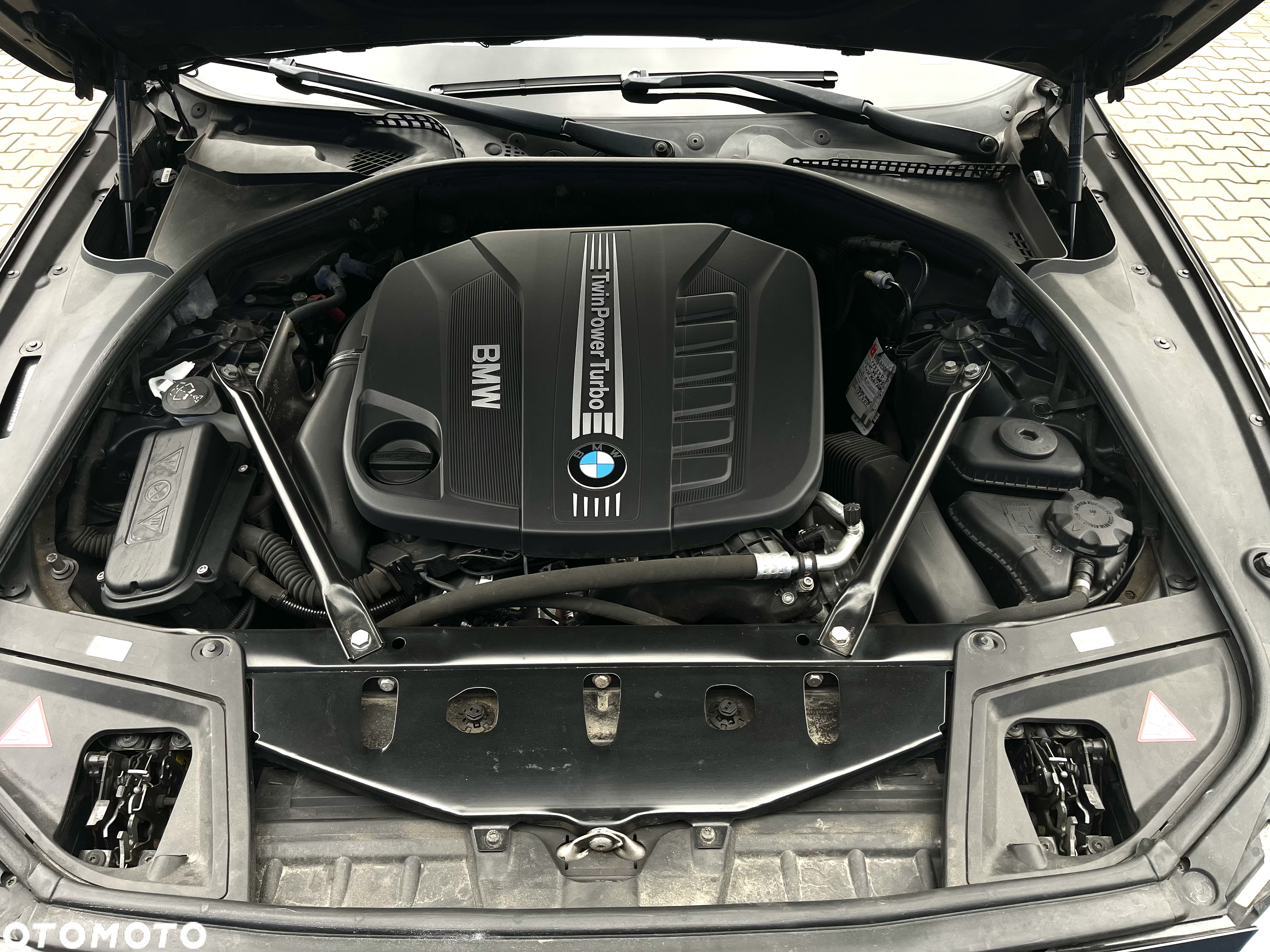 BMW Seria 5 530d xDrive Touring - 26