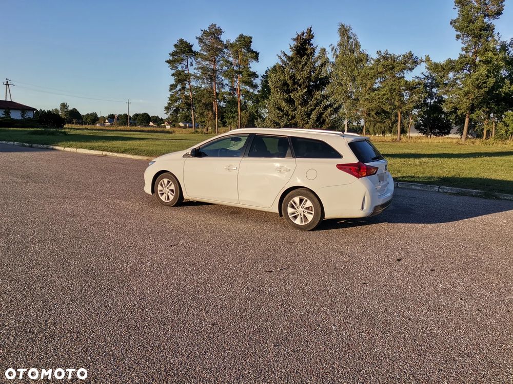 Toyota Auris - 14