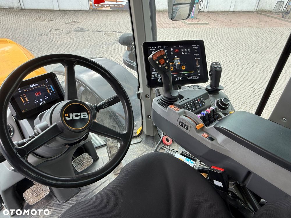 JCB FASTRAC 4220 iCON - 5