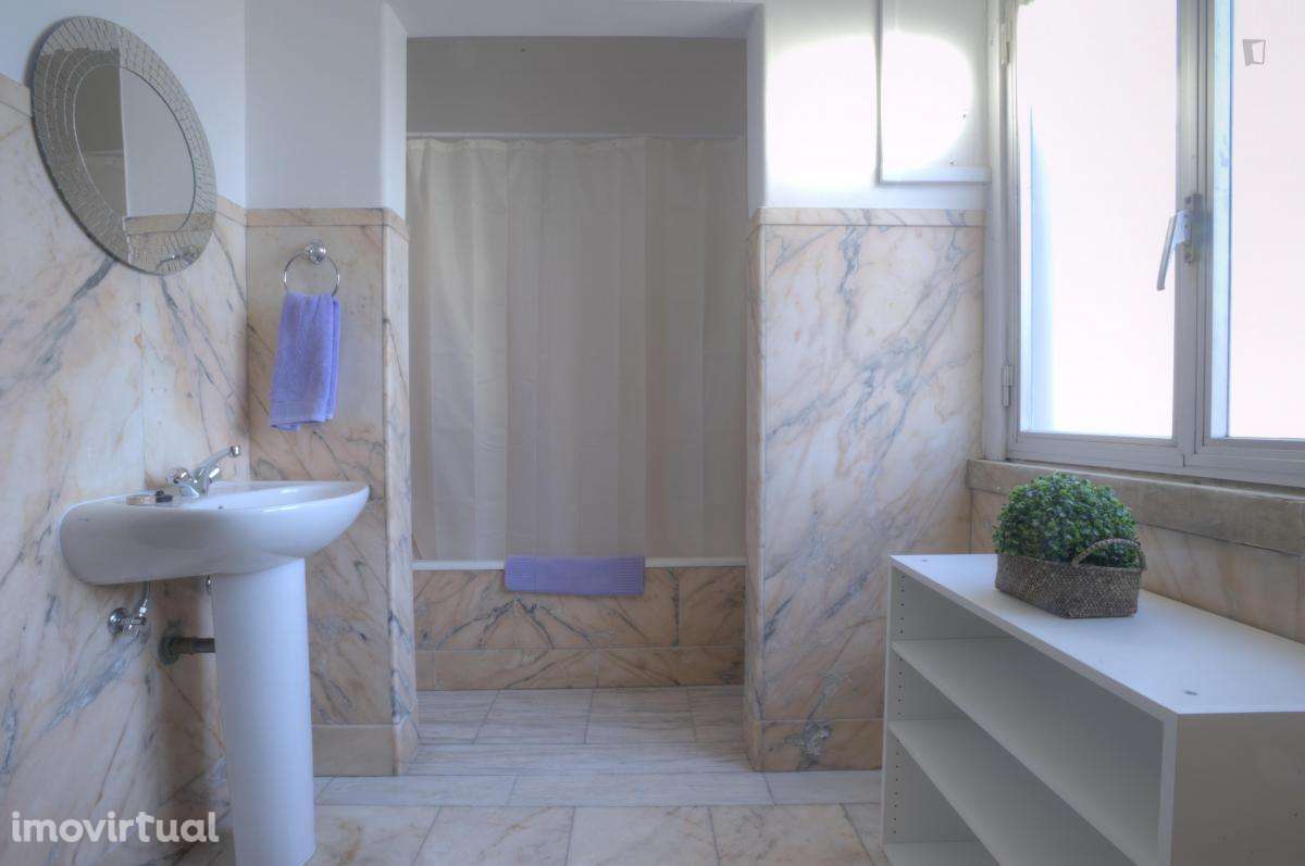 Quarto - localizado em Alcântara Lisbon - Grande imagem: 3/49