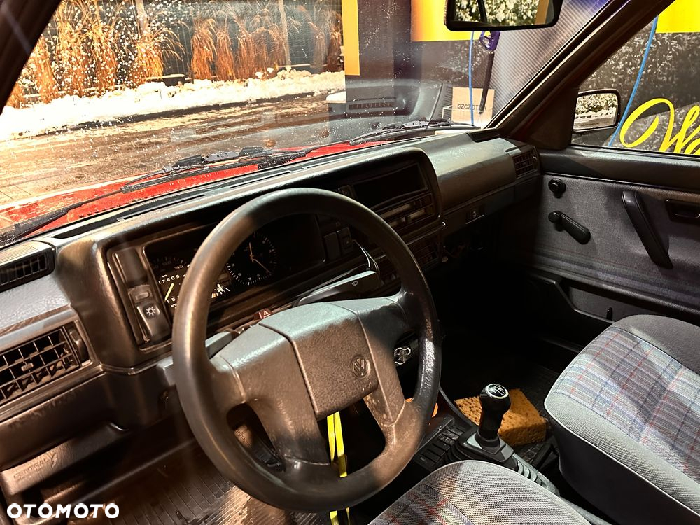 Volkswagen Golf 1.6 GL D - 10