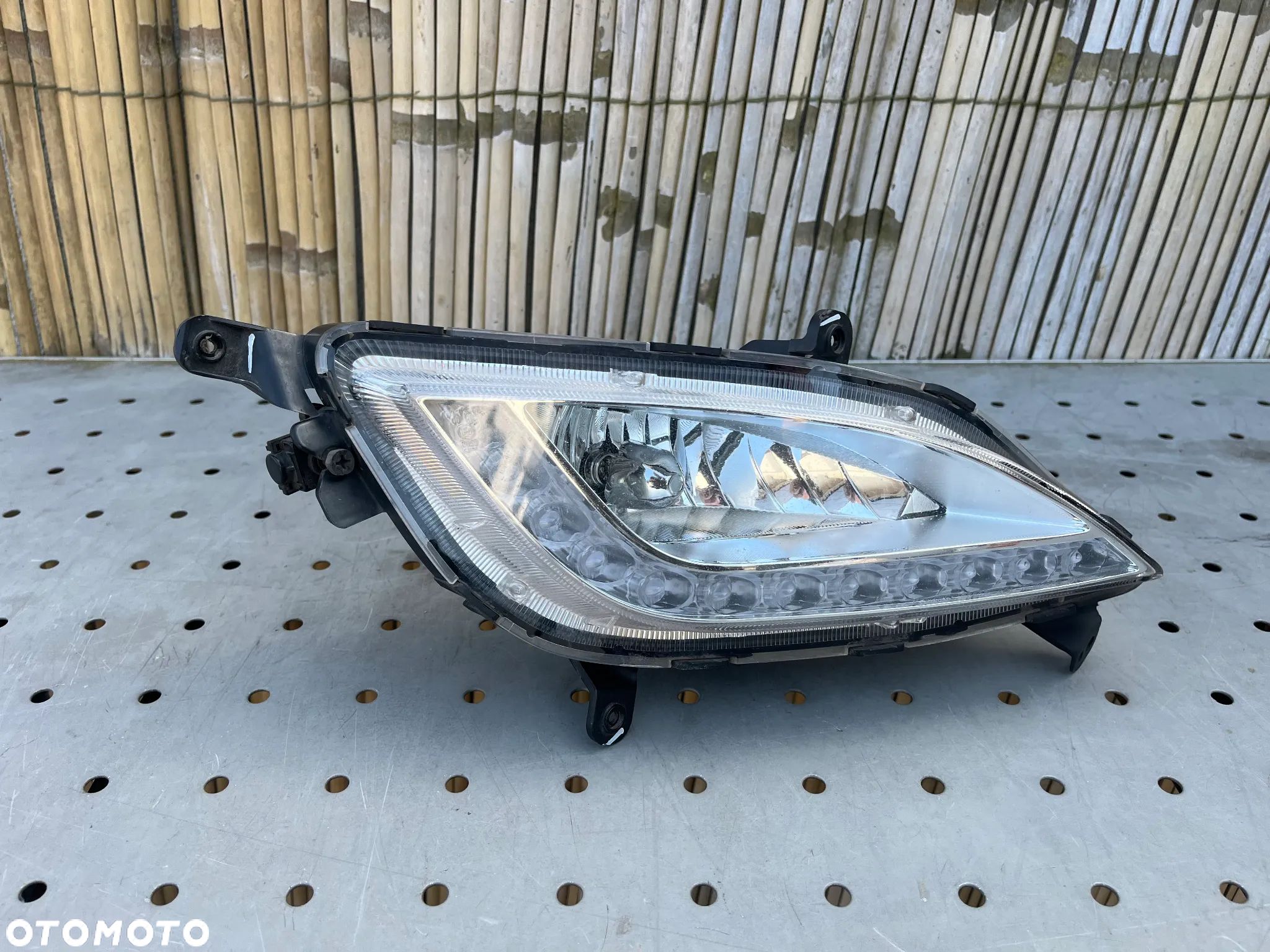 Hyundai i20 2012- halogen led prawy - 1