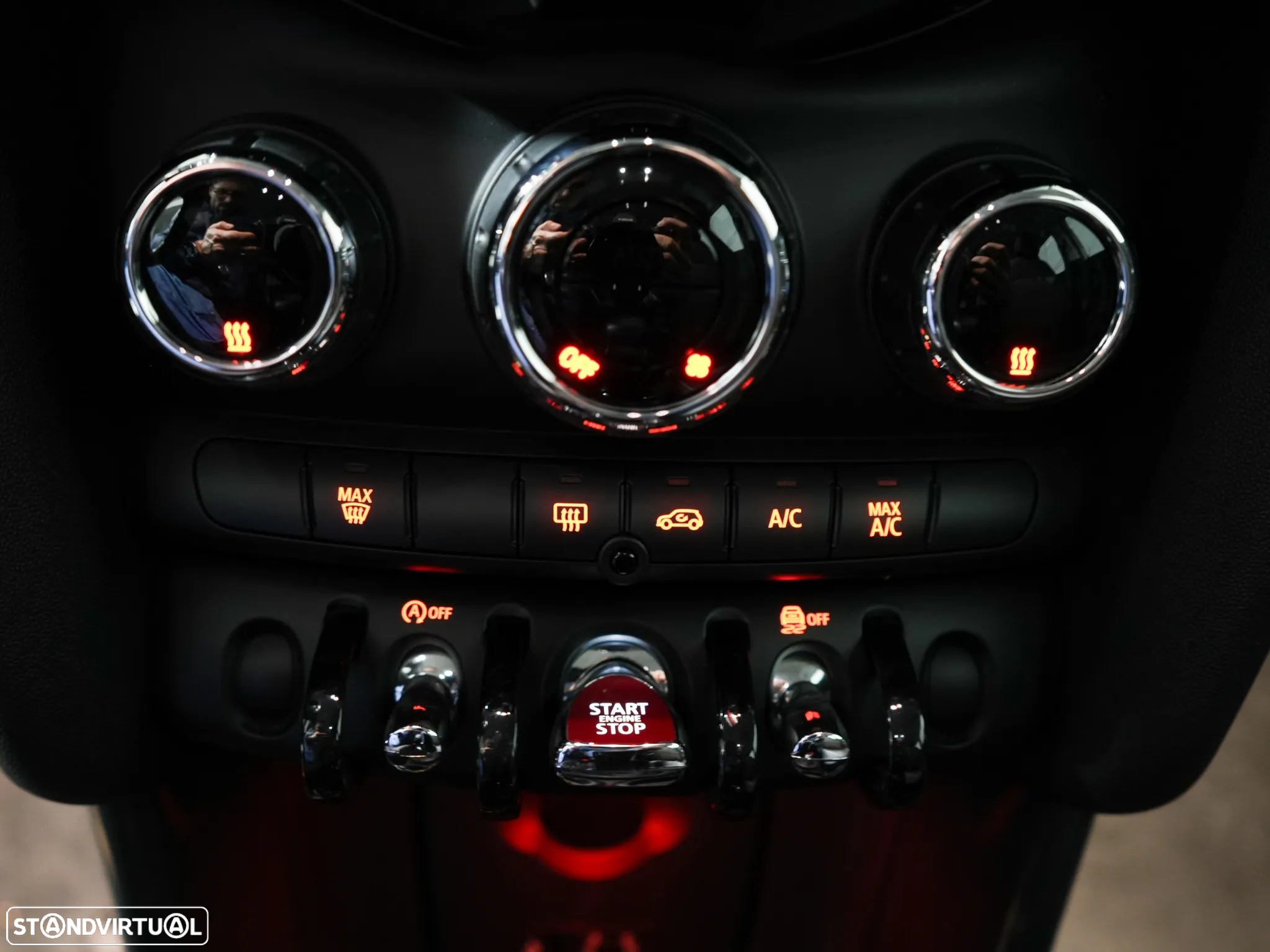 MINI 5 Portas Cooper D Auto - 18