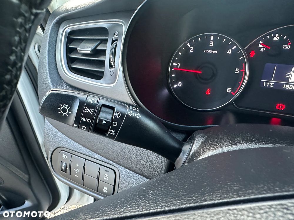 Kia Carens 1.7 CRDi Spirit - 28