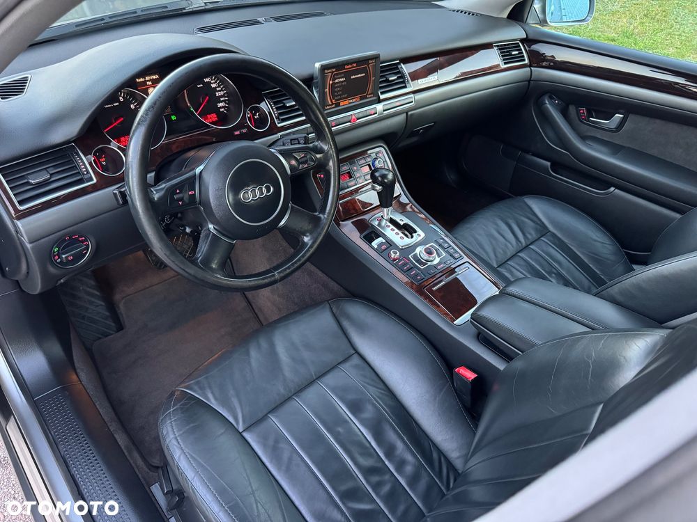Audi A8 4.2 Quattro - 21