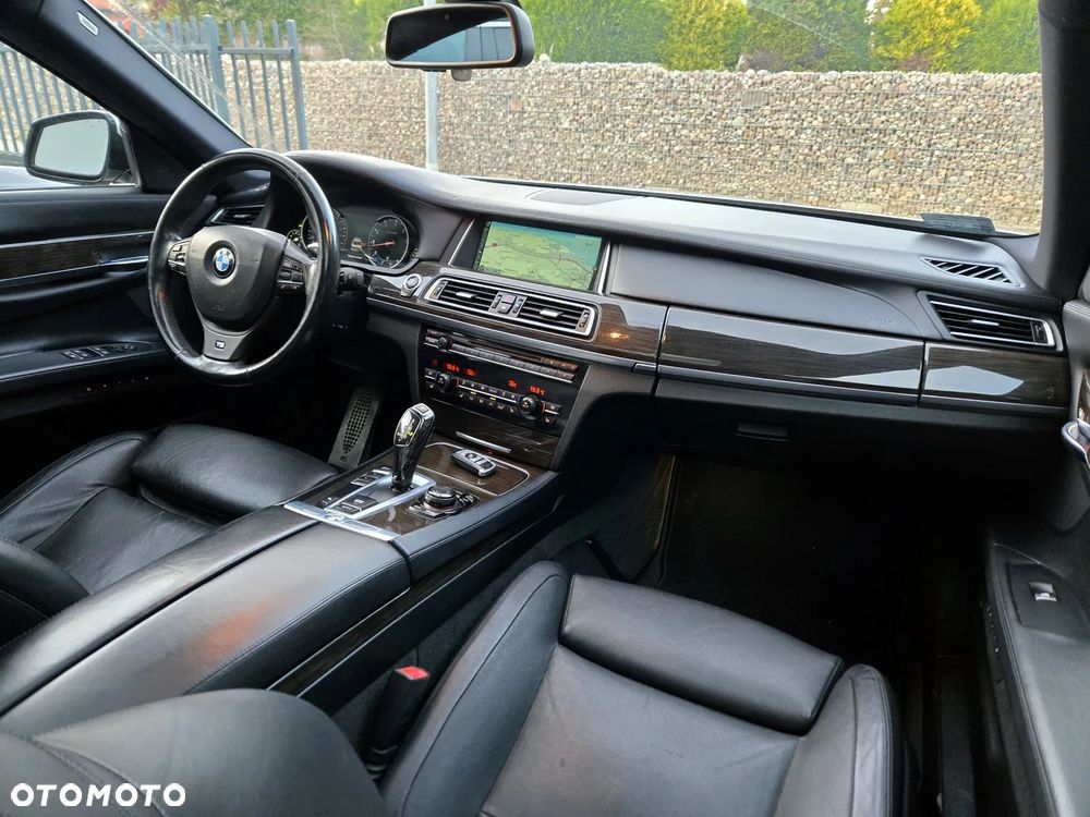 BMW Seria 7 750Li - 6