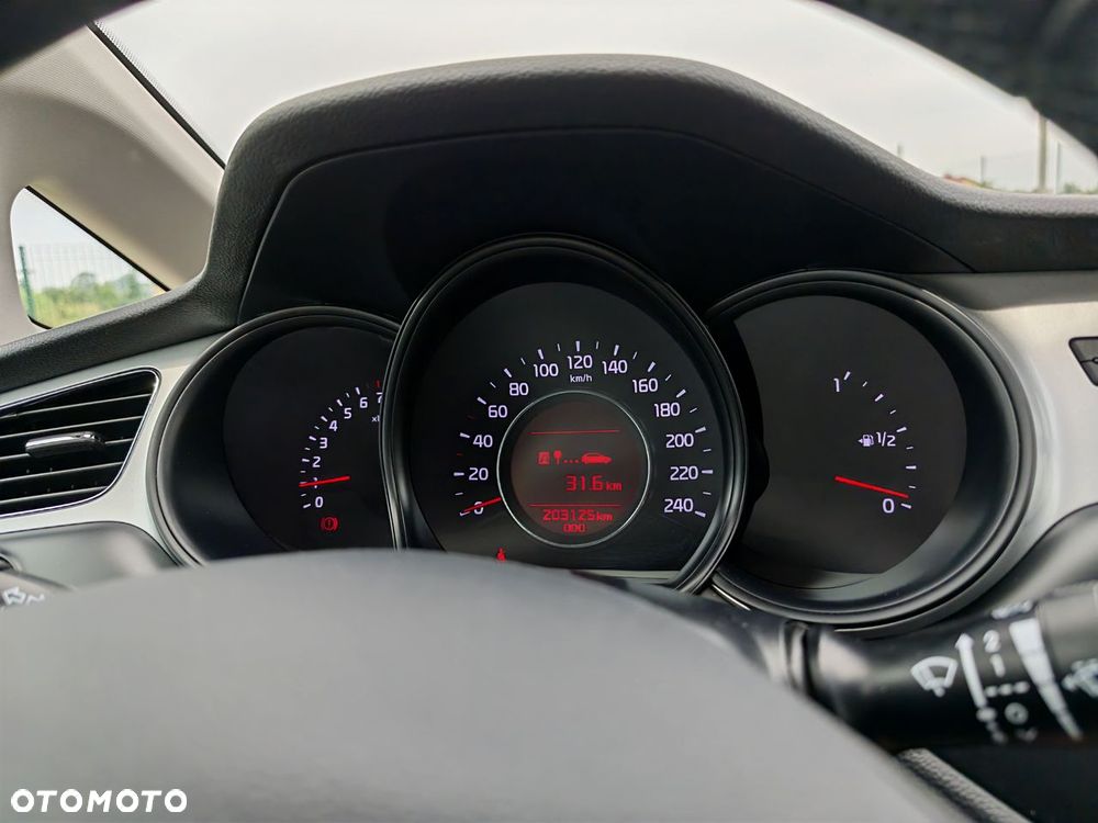 Kia Ceed - 27
