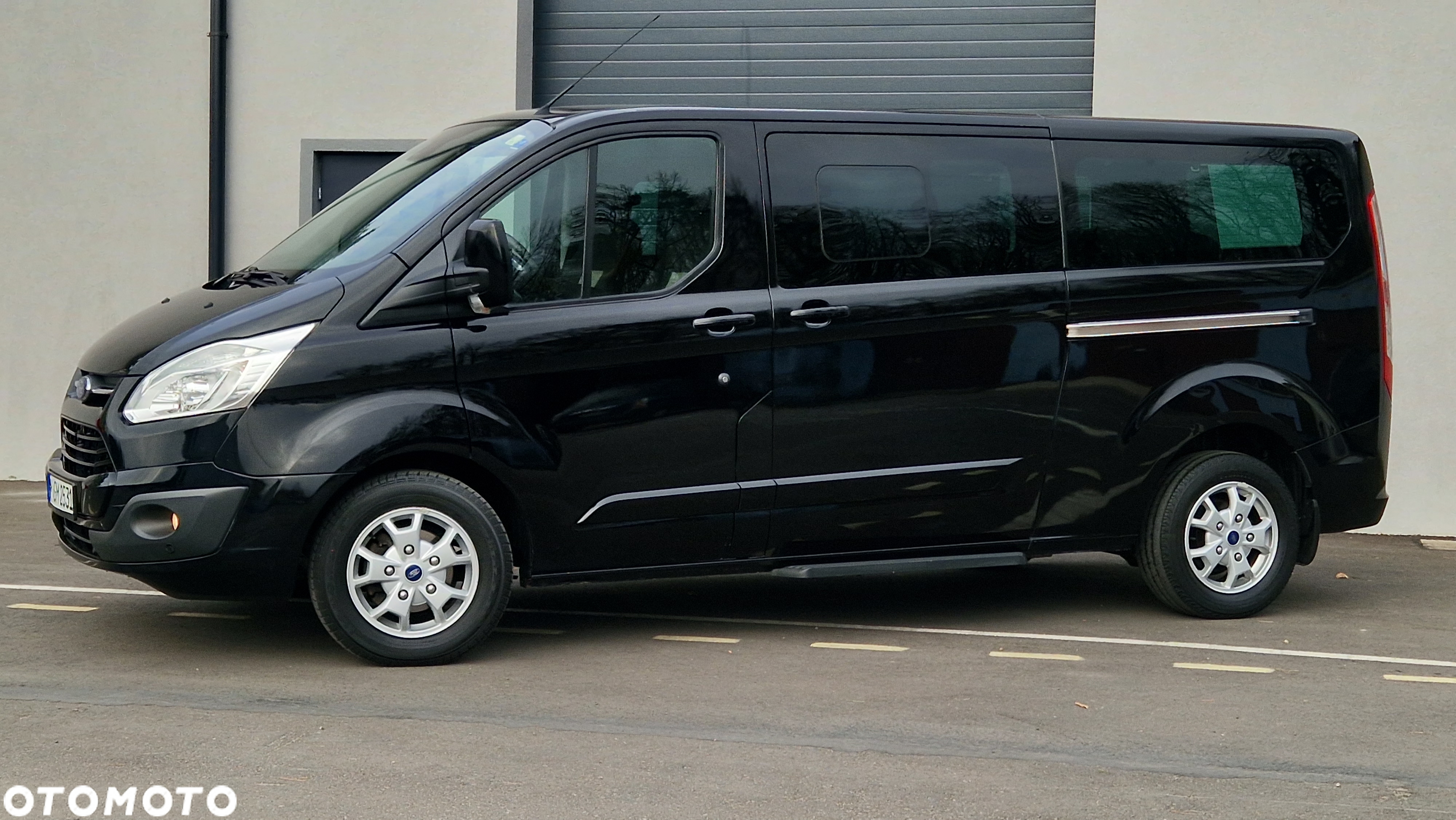 Ford Tourneo Custom 2.0 EcoBlue L2 Shuttle Bus Titanium - 3