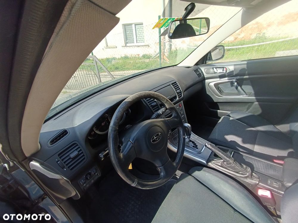 Subaru Legacy 2.0R Trend - 17