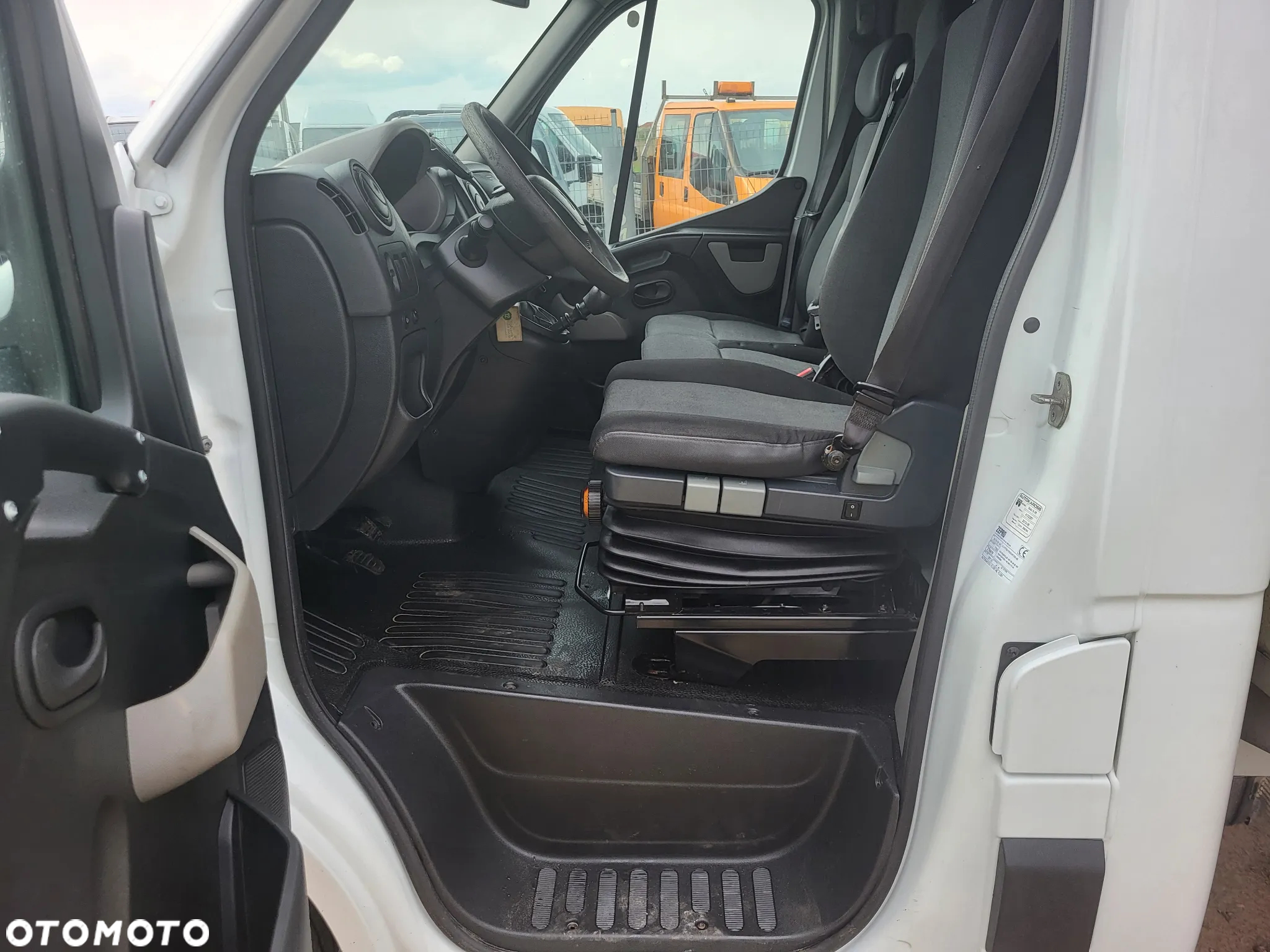 Renault Master - 24