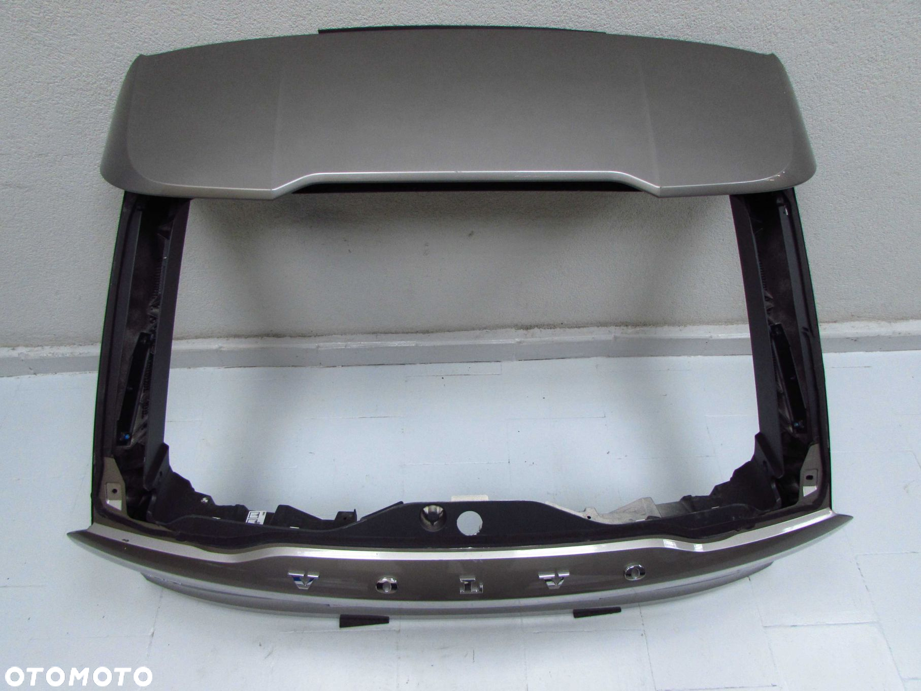VOLVO V90 CC V90 CROSS COUNTRY 16- KLAPA BAGAZNIKA TYL 727 PEBBLE GREY - 4