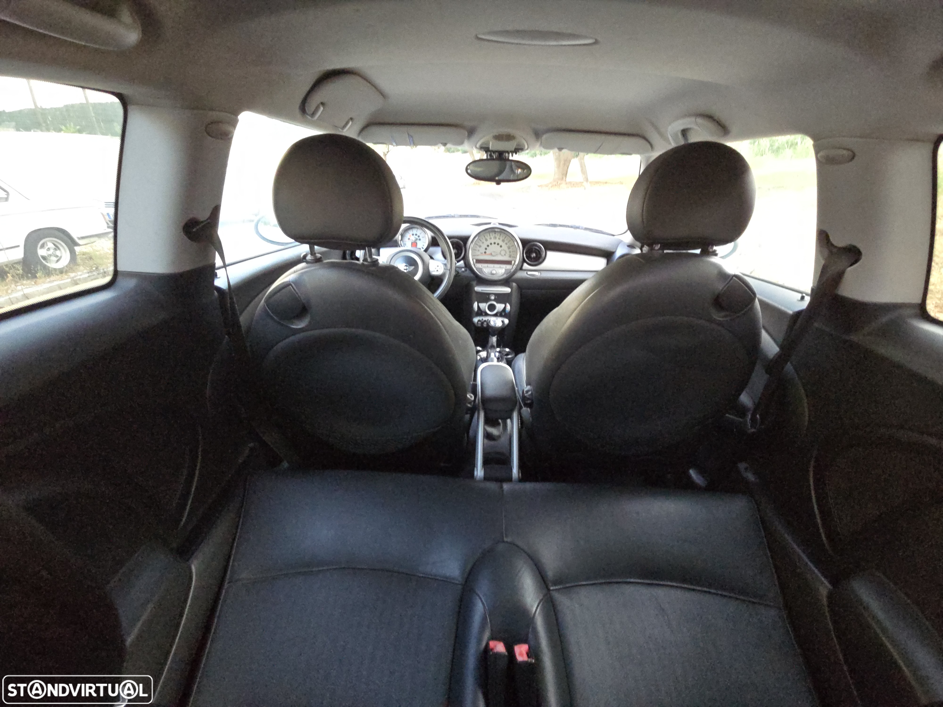 MINI 3 Portas Cooper D - 25