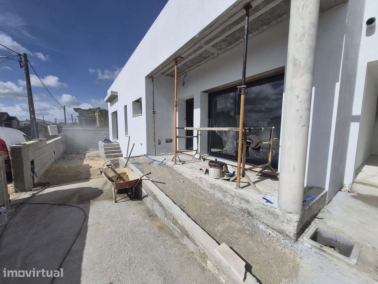 Moradia T3, térrea, geminada com garagem e jardim. Fração "A" - Grande imagem: 2/22