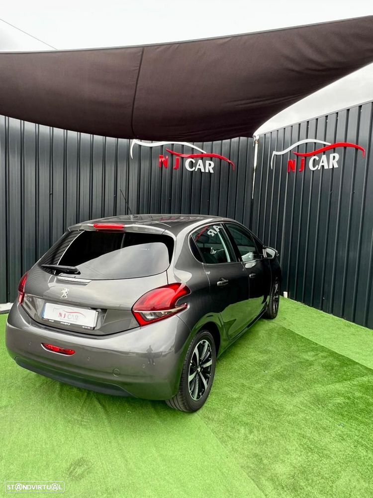 Peugeot 208 1.2 PureTech Allure Pack - 4