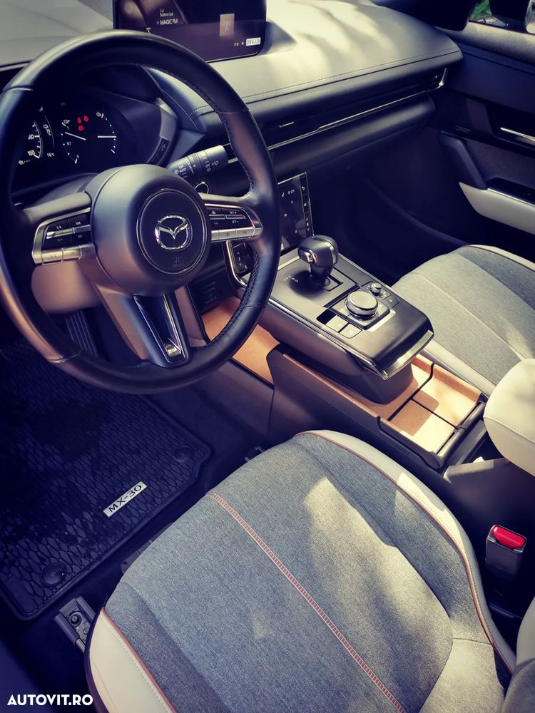 Mazda MX-30 e-Skyactiv EV Advantage (Modern Confidence) - 11