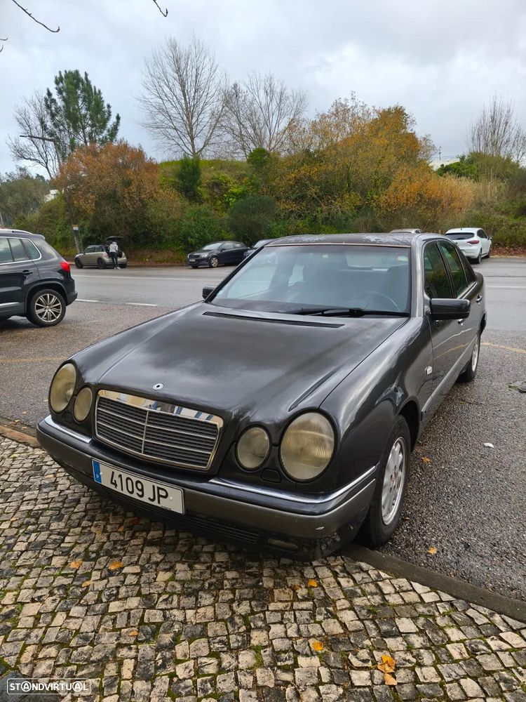 Mercedes-Benz E 200 D Elegance - 1