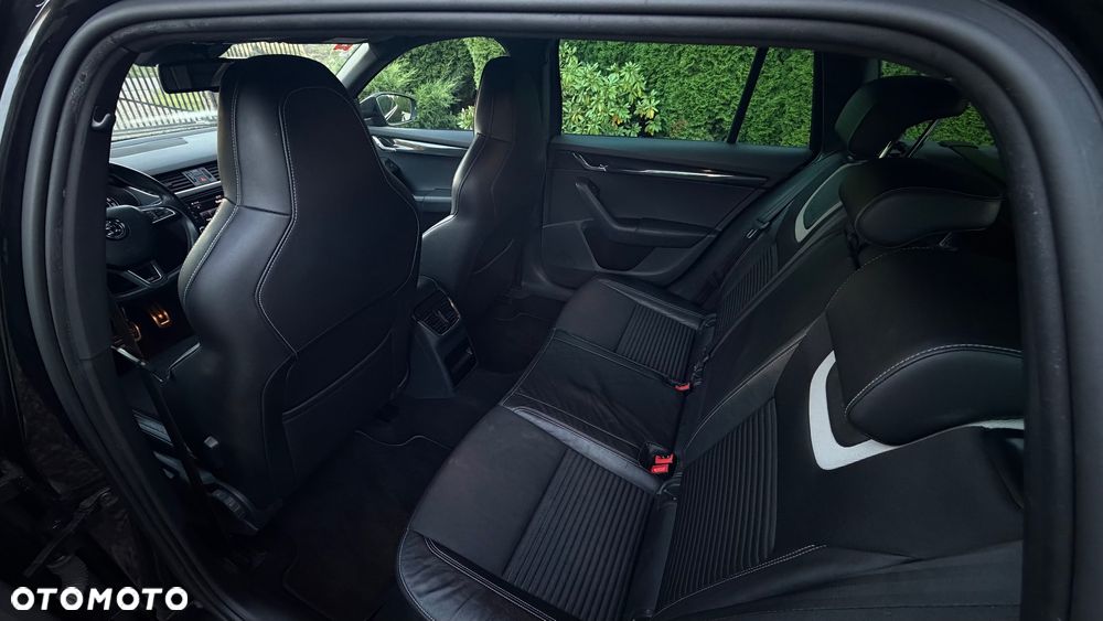 Skoda Octavia 2.0 TDI RS DSG - 12
