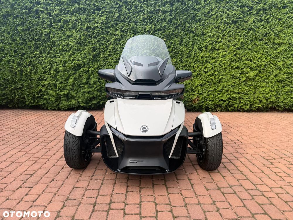 Can-Am Spyder - 2