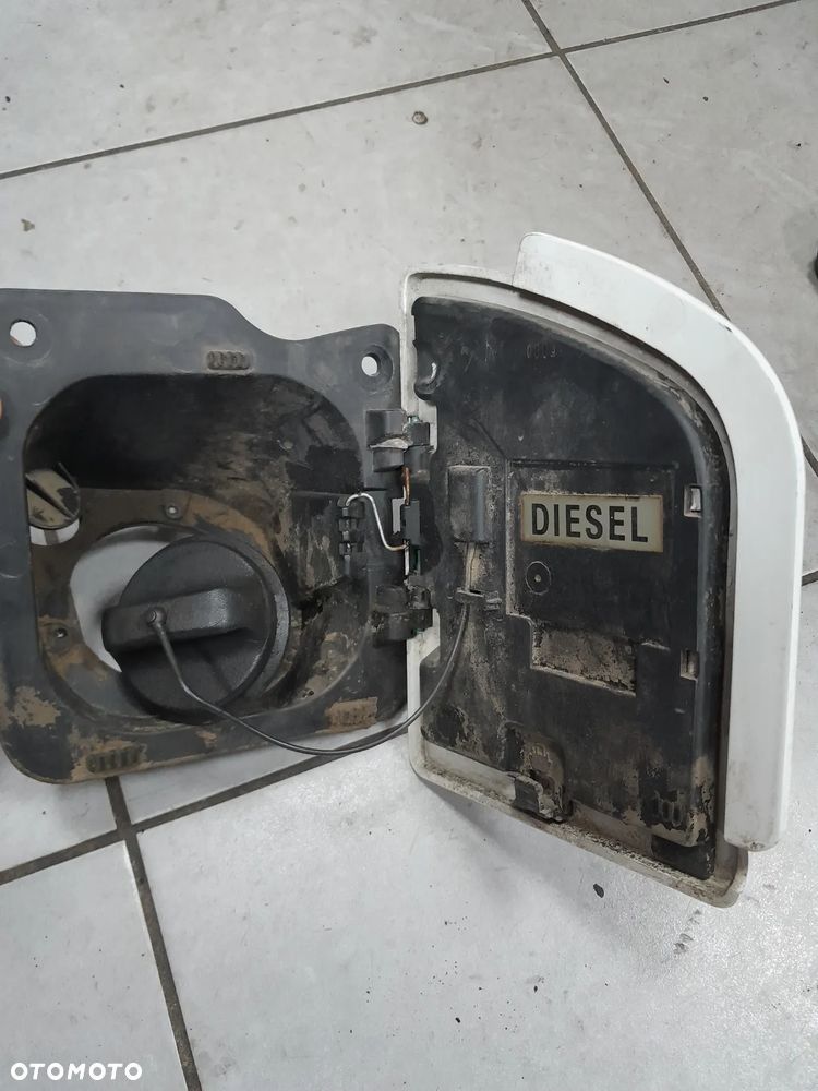 Klapka wlewu paliwa Renault Master III - 2