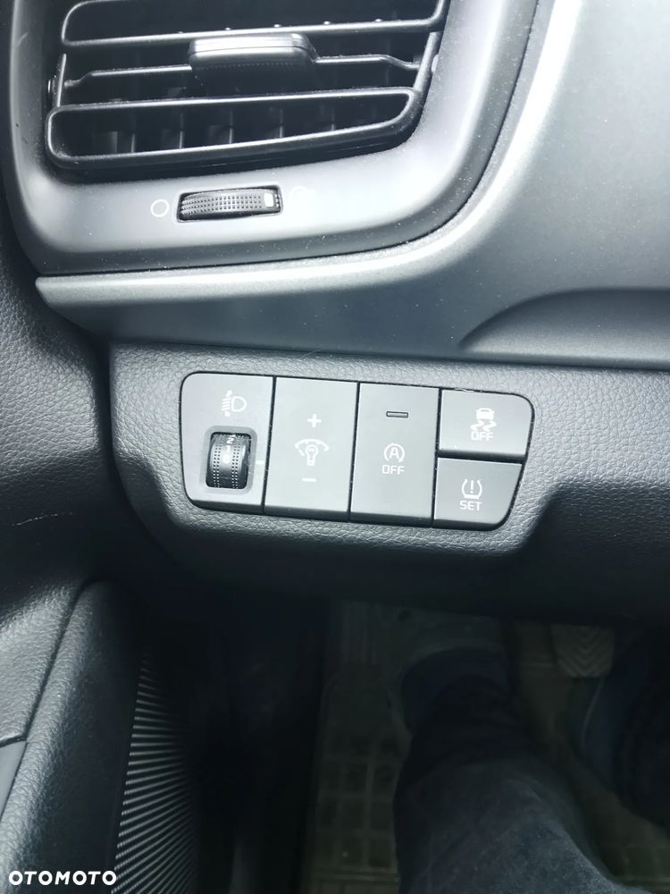Kia Stonic 1.2 L - 6