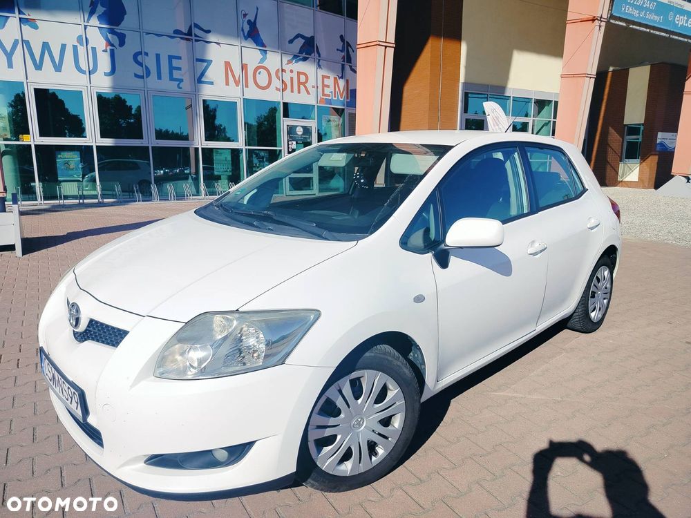 Toyota Auris 1.4 D-4D Luna - 1