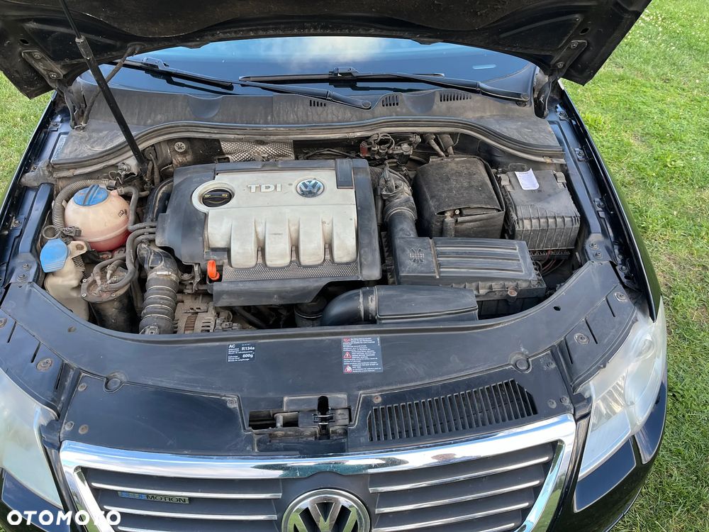 Volkswagen Passat 1.9 TDI DPF BlueMotion - 14