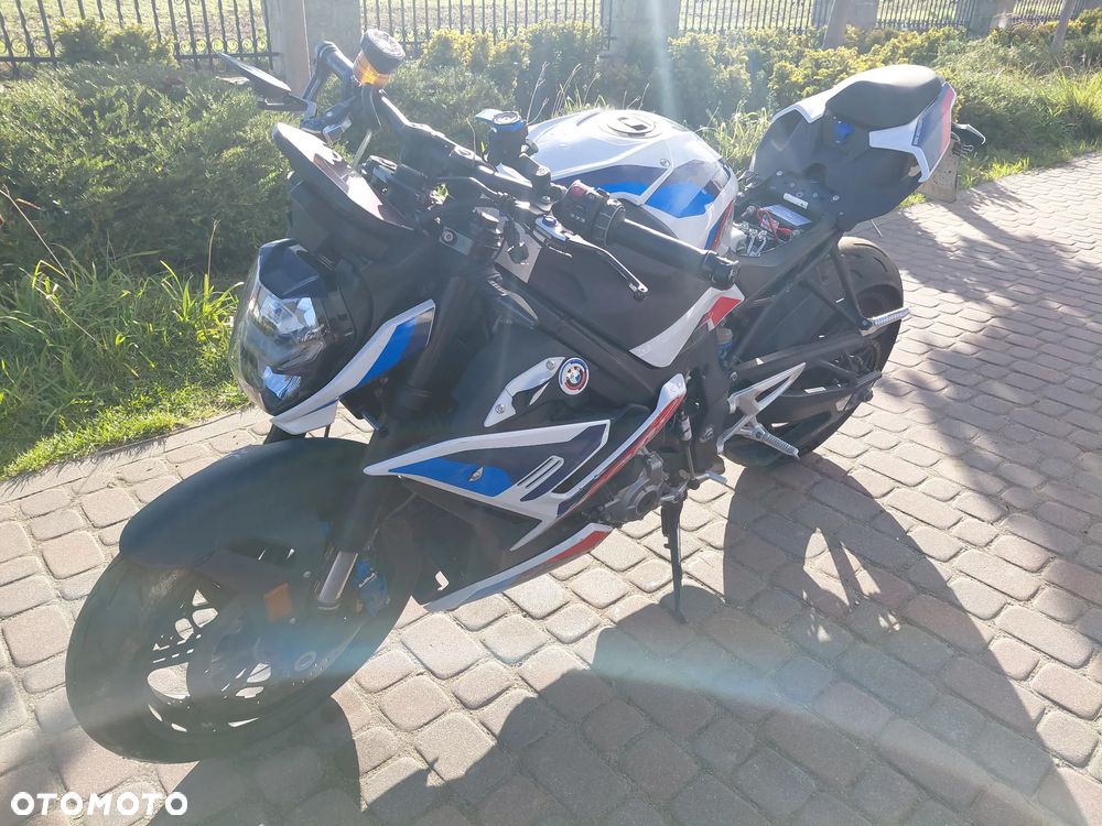 BMW S