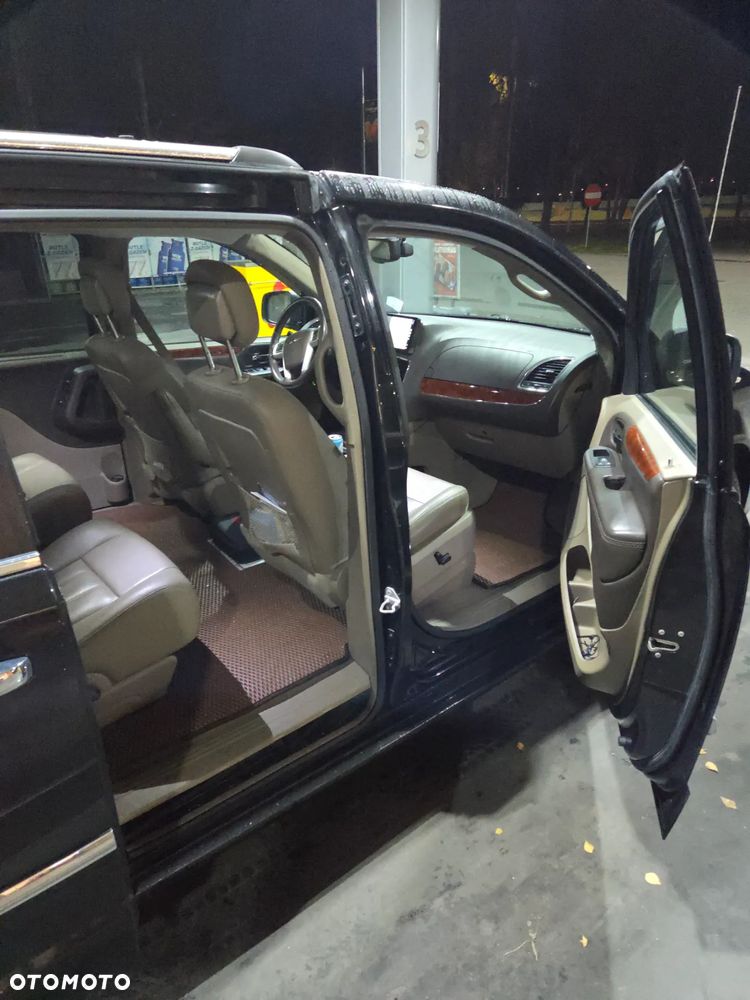 Chrysler Town & Country 3.6 Touring - 6