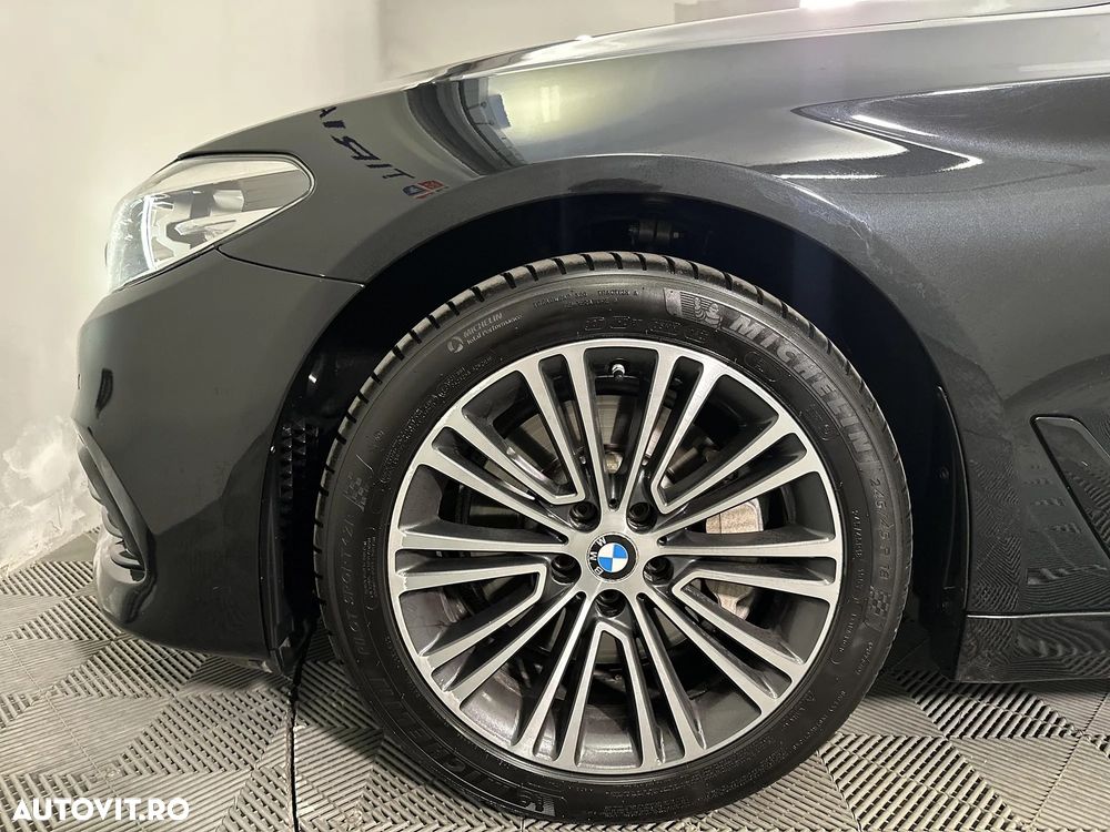 BMW Seria 5 530d xDrive AT - 13